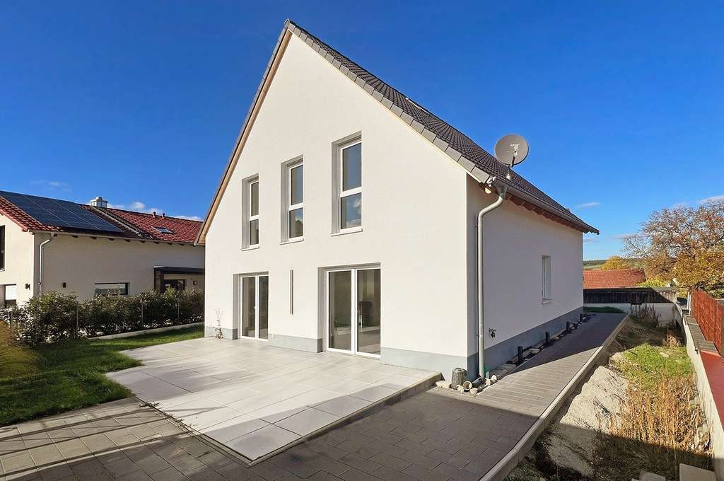 Immobilie in Litzendorf - Charmante, lichtdurchflutete und familienfreundliche Landhausidylle vor den Toren Bambergs - Bild 2