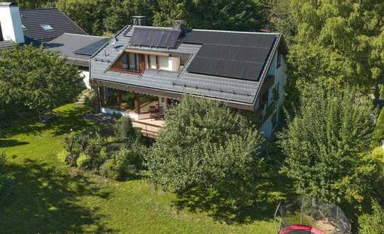 Refugium für Anspruchsvolle: Architektenvilla inkl. ELW mit modernster Technik. Energieeffizienz A+