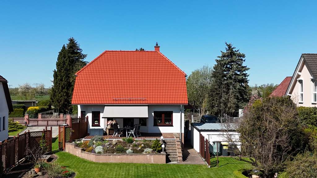 Immobilie in Elstertrebnitz - Hochwertiges und sehr gepflegtes Einfamilienhaus mit Keller und tollem Grundstück - Bild 0