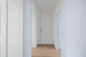 Erstbezug nach Sanierung: Attraktive, lichtdurchflutete 2-Zimmer-Wohnung I Balkon & Tageslicht-Bad – Althoffstraße 4, 12169 Steglitz, Berlin – Vorschaubild 11