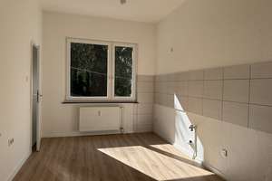 Mitten drin…! 86 m² Hinterhauswohnung in Essen-Bochold wartet auf Sie! – Altendorferstr. 582, 45355 Bochold, Essen – Vorschaubild 4