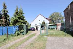 3 Wohneinheiten - ca. 250 qm Wohnfläche - großer Garten - ruhig Gelegen in 2. Reihe – Anhalt-Bitterfeld (Kreis) – Vorschaubild 2
