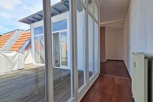 4-Zimmer-Dachgeschosswohnung im klassischen Altbau – Isoldestraße 5, 12159 Friedenau, Berlin – Vorschaubild 2
