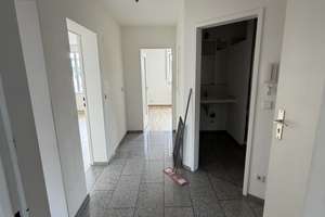 Helle 3-Zimmer-Wohnung in Calw-Heumaden inkl. Stellplatz – Heinz-Schnaufer-Straße 25, 75365 Calw – Vorschaubild 2