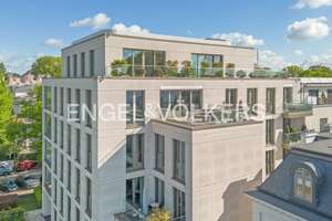 Privat, hell, einzigartig: Endetage mit großer Dachterrasse!