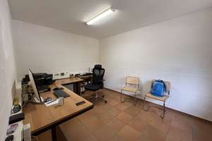 Seltenes Ensemble: Modernisiertes Wohnhaus mit Gewerbehalle! – Die vollständige Adresse der Immobilie erhältst du vom Anbieter., 32756 Detmold – Vorschaubild 6