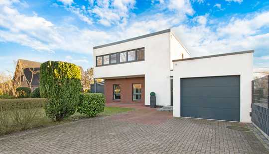 Bild von Einfamilienhaus im Bauhausstil - Traumhaftes Wohnen in Duvenstedt