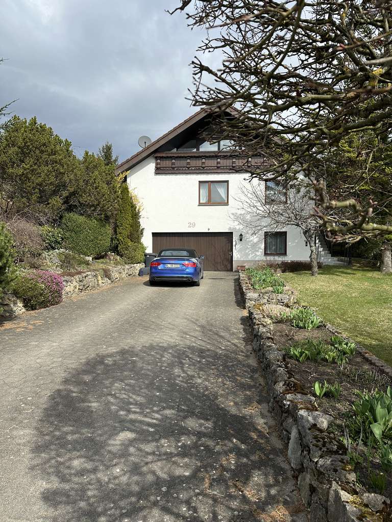 Immobilie in Neufra - Geräumiges Einfamilienhaus mit Einliegerwohnung im DG in Freudenweiler (Neufra) - Bild 0