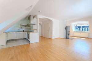 Eingebettet im Grünen – stilvolle 3-Zimmer-Dachgeschosswohnung mit Südterrasse – Die vollständige Adresse der Immobilie erhältst du vom Anbieter., 81827 Waldtrudering, München – Vorschaubild 9