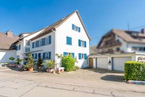 Charmantes Haus mit drei Wohneinheiten und modernem Glasfaseranschluss – Die vollständige Adresse der Immobilie erhältst du vom Anbieter., 79415 Bad Bellingen – Vorschaubild 2