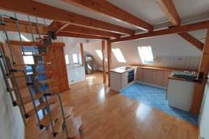 Lichtdurchflutete 2-Zimmer-DG-Wohnung mit EBK in Stuttgart - Feuerbach nur für 1 Person !!! – Dieterlestr. 0000000, 70469 Stuttgart – Vorschaubild 1