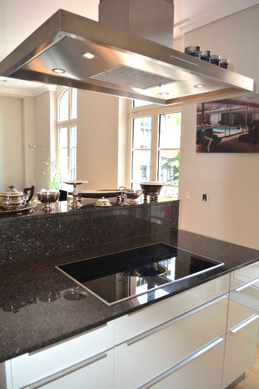 Traumhafte Altbauwohnung .. V-E-R-M-I-E-T-E-T... image 3