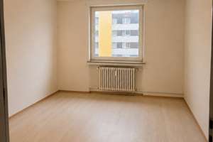 Düsseldorf-Lichtenbroich: 2-Zimmer-Wohnung mit Balkon & Blick auf den Düsseldorfer Fernsehturm – Buchholzer Weg 3, 40472 Lichtenbroich, Düsseldorf – Vorschaubild 2
