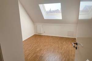 Exklusive drei Zimmer Dachgeschosswohnung mit Balkon – Wachtelweg 29, 81827 Waldtrudering, München – Vorschaubild 14