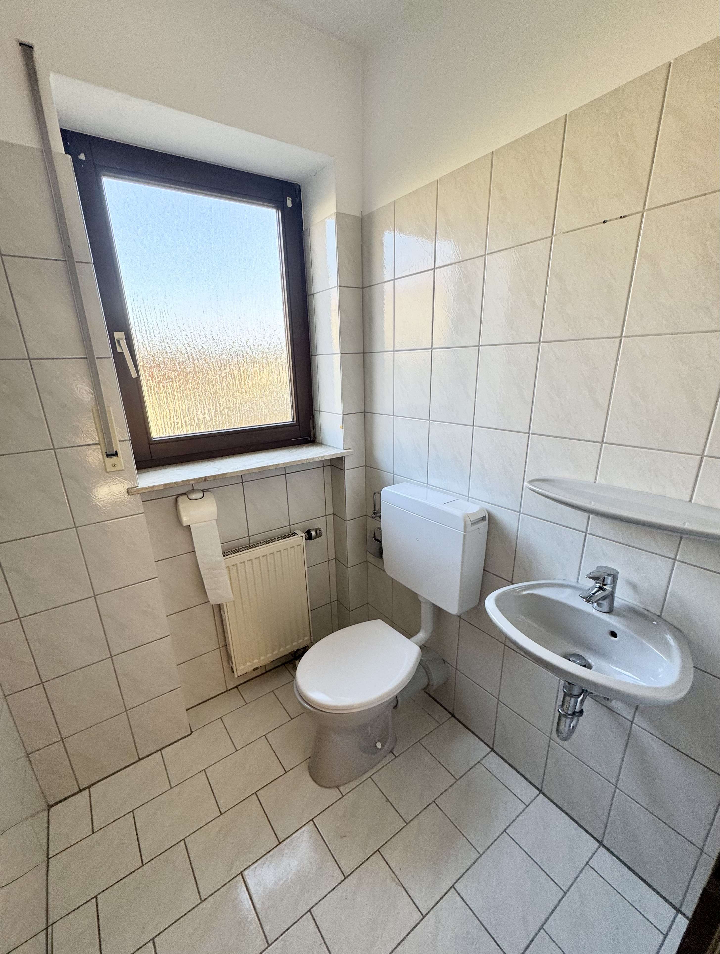 Immobilie in Hünfeld - Einfamilien-Wohnhaus mit Einliegerwohnung in bester Lage zu verkaufen ! - Bild 11