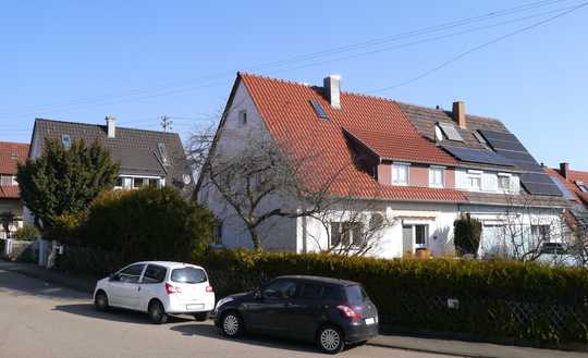 Doppelhaushälfte mit Garage in sehr schöner Lage von Plattenhardt