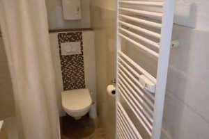 Schöne helle 2 Zimmerwohnung mit Stuckdecken – Karolingerstr. 7, 46117 Beeck, Duisburg – Vorschaubild 3