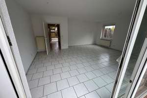 Geräumiges Einfamilienhaus mit 5 Zimmern und Carport in Uelzen – Die vollständige Adresse der Immobilie erhältst du vom Anbieter., 29525 Uelzen – Vorschaubild 7