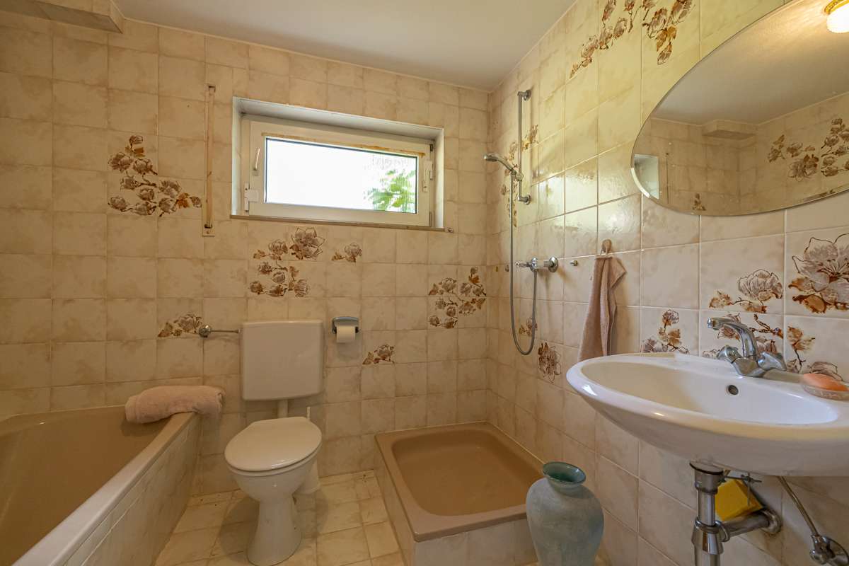 Immobilie in Walzbachtal - Großzügiges Anwesen in attraktiver Aussichtslage von Jöhlingen - Bild 9