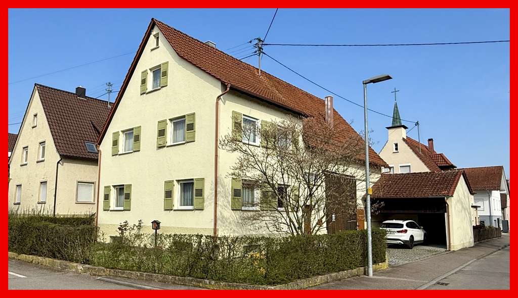 Immobilie in Walheim - Charmantes Einfamilienhaus mit großzügiger Scheune in Walheim - Bild 0