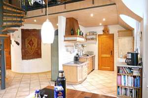 N-Leyh: Ausgefallene 4-Zi-Whg (1.OG,DG), Dachstudio, Balkon, Garten, EBK, großer Keller, Stellpl. – Die vollständige Adresse der Immobilie erhältst du vom Anbieter., 90431 Gaismannshof, Nürnberg – Vorschaubild 2