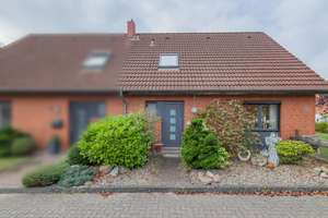 ++Gepflegte Doppelhaushälfte mit Carport in Rendsburg++ – Die vollständige Adresse der Immobilie erhältst du vom Anbieter., 24768 Rendsburg – Vorschaubild 1