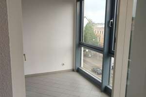 Freundliche 2-Raum-Wohnung mit verglaster Loggia mitten in Sudenburg sucht Sie! – Halberstädter Str. 118, 39112 Sudenburg, Magdeburg – Vorschaubild 2