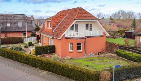 Bild von Attraktives EFH mit tollem Garten, 3 Stellplätzen und Topanbindung in familienfreundlicher Lage
