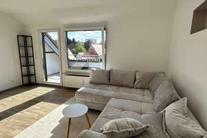 Möblierte hochwertige 3 Zimmer Wohnung mit Balkon, Einbauküche und Klimaanlage