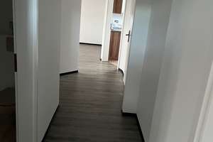  renovierte DG-Wohnung mit Stellplätzen und Dachterrasse+++ – Hungerbergstrasse 72, 71364 Winnenden – Vorschaubild 6