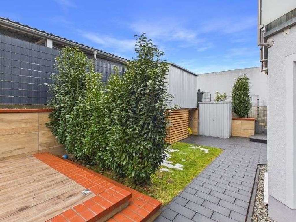 Immobilie in Obertraubling - Moderne Doppelhaushälfte mit Einliegerwohnung in Obertraubling zum Kauf - Bild 2