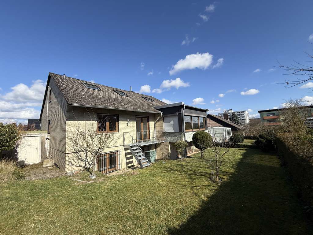 Immobilie in Idstein - Ihr Wohntraum auf drei Ebenen - Großzügiges EFH mit ELW in ruhiger grüner Lage - Bild 3