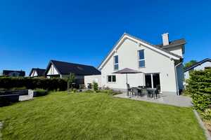 Neuwertiger Familientraum mit KfW 55-Standard – Euskirchen (Kreis) – Vorschaubild 1