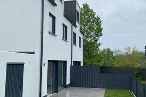 Neuwertige Doppelhaushälfte in begehrter Lage von Wiesbaden