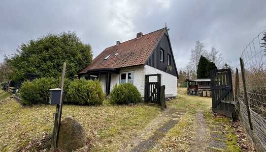 Bild von - Reserviert! - Gemütliches Einfamilienhaus in idyllischer Lage mit viel Potenzial und Platz