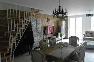Reihenmittelhaus, 5 Zimmer, EBK, 2 Bäder, 2 Terrassen + Garten.  2 Parkplätze, Niedrige NK !  – Fanny de la Roche Weg 32, 55126 Finthen, Mainz – Vorschaubild 2