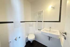 Renoviert & sofort bezugsfrei – 1,5 Zi. Apartment mit großer Dachterrasse und TG-Stellplatz – Die vollständige Adresse der Immobilie erhältst du vom Anbieter., 81243 Aubing-Süd, München – Vorschaubild 7