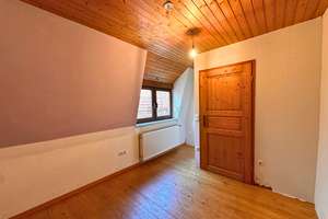 Einfamilienhaus mit 6,5 Zimmer und hochwertiger Nutzfläche!
Familienfreundlich und ausbaufähig! – Die vollständige Adresse der Immobilie erhältst du vom Anbieter., 73098 Rechberghausen – Vorschaubild 18