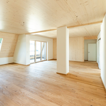 Großzügige 2-Zimmer-Wohnung mit Balkon und Loggia