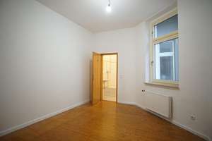 Anbau, eigene Terrasse, wie Bungalow! Wohnbereich gefliest, alles frisch weiß! – 46049 Lirich-Nord, Oberhausen – Vorschaubild 6