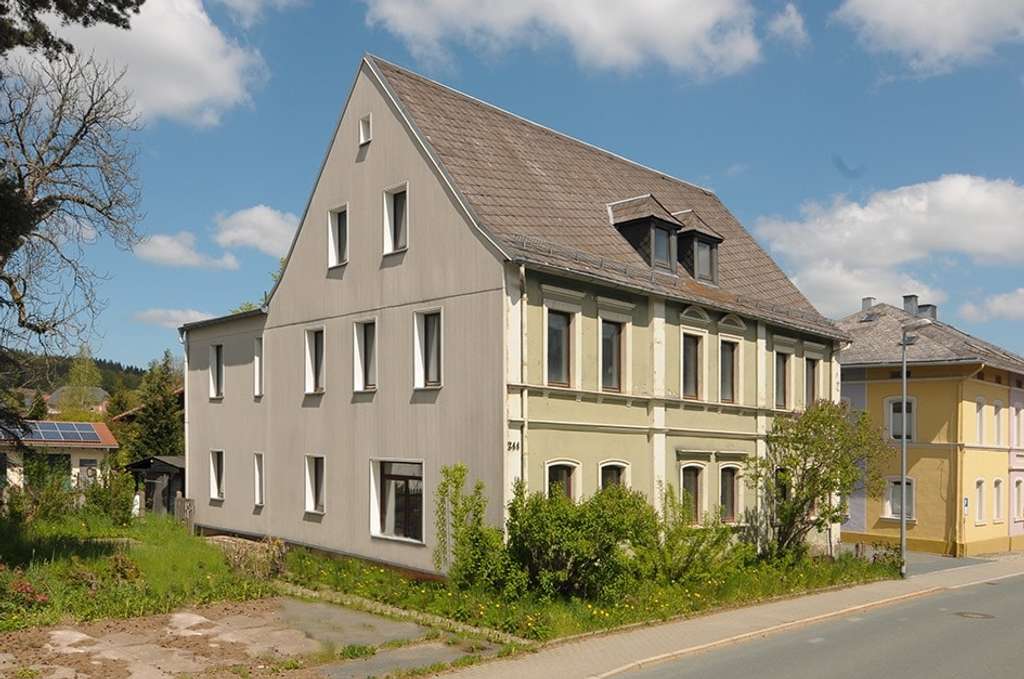 Immobilie in Helmbrechts - Entkernte Unternehmervilla mit viel Platz, aufteilbar oder Wohnen und Arbeiten unter einem Dach - Bild 2