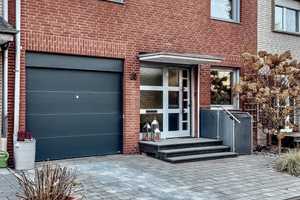 Attraktives 8-Zimmer-Reihenhaus mit gehobener Innenausstattung in Dormagen – Neuss (Rhein-Kreis) – Vorschaubild 1