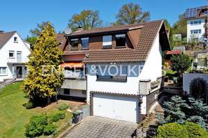 Dreifamilienhaus mit guter Vermietbarkeit – Ihr Investment in Rotenburg an der Fulda – Die vollständige Adresse der Immobilie erhältst du vom Anbieter., 36199 Rotenburg an der Fulda – Vorschaubild 2