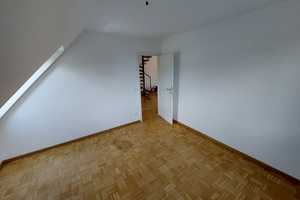 Geschmackvolle, gepflegte 2,5-Zimmer-Maisonette-Wohnung mit Balkon und Einbauküche in Hannover – Greifswalder Straße 3, 30629 Hannover – Vorschaubild 4