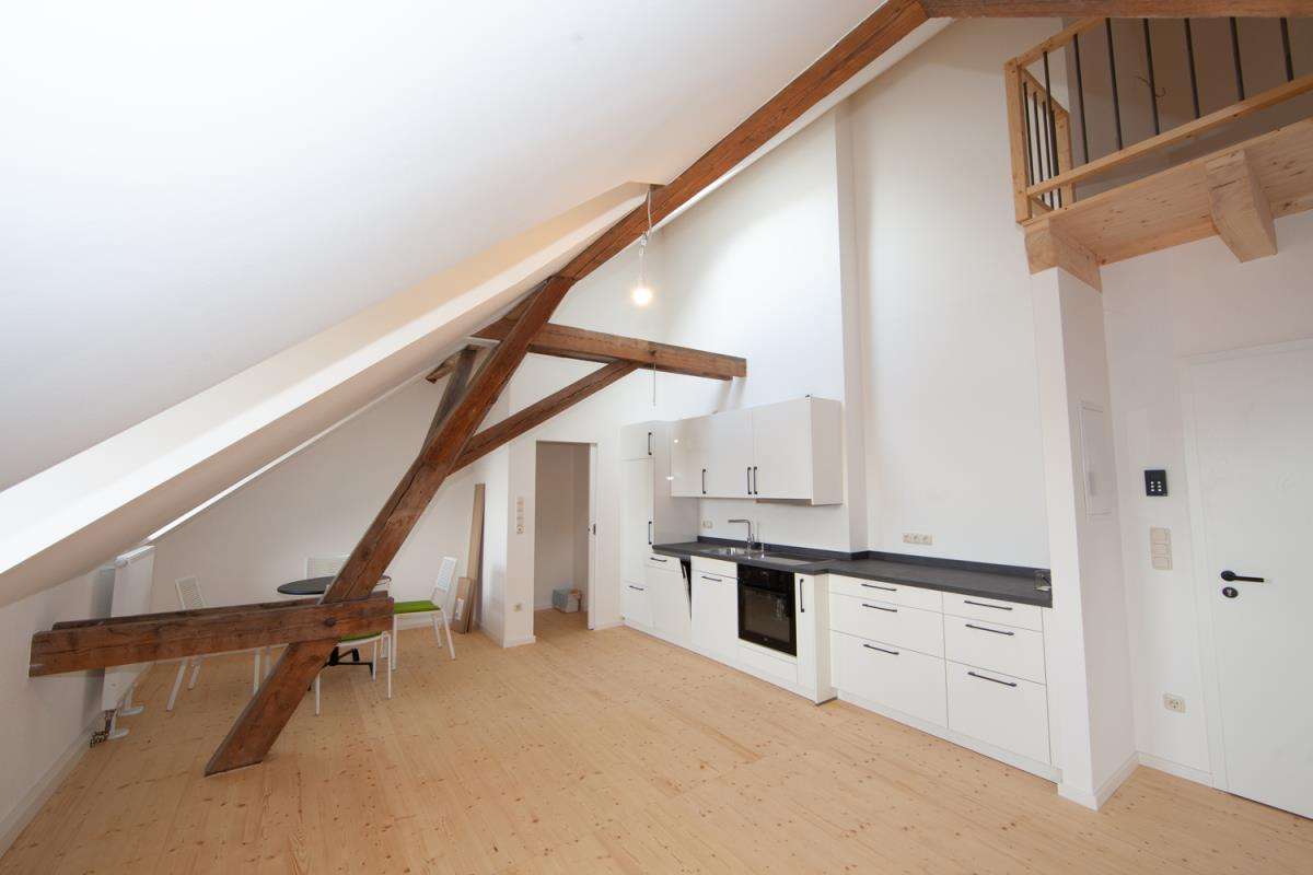 Immobilie in Waldmünchen - Lichtdurchflutete 2-Zimmer-Wohnung
im restaurierten Baudenkmal - Bild 2