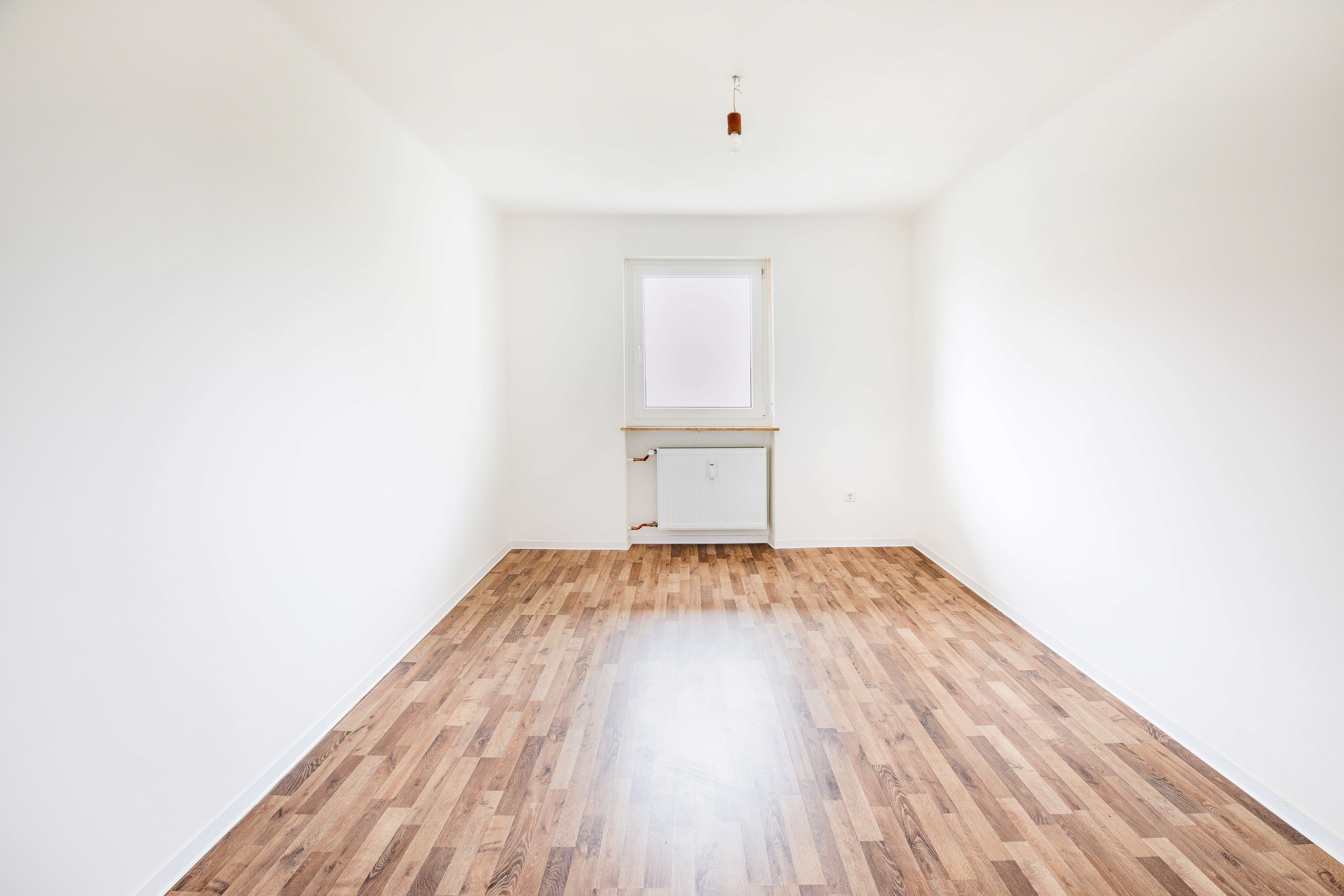 Immobilie in Eckersdorf - Sanierte 5-Zimmer-Wohnung auf 2 Ebenen mit Balkon, Garage und Gartenanteil - Bild 7