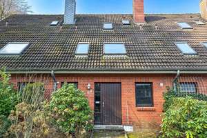 Rendsburg-Hoheluft - Reihenmittelhaus mit Garten und Carport - nahe Nord-Ostsee-Kanal und Eider – Die vollständige Adresse der Immobilie erhältst du vom Anbieter., 24768 Rendsburg – Vorschaubild 2