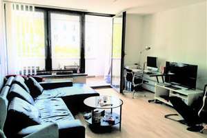 Moderne gepflegte 2-Zimmer-Wohnung mit Balkon und EBK in Düsseldorf-Golzheim