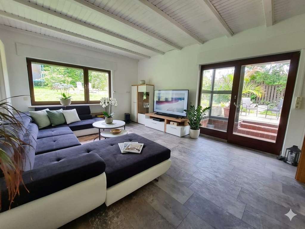 Immobilie in Nettersheim - Charmanter Hof mit 18 Zimmern, 4 Einheiten, in Nettersheim,-Tondorf, fortlaufend modernisiert  - Bild 3