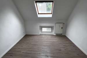 Helle Dachgeschosswohnung in zentraler Lage von Wuppertal!